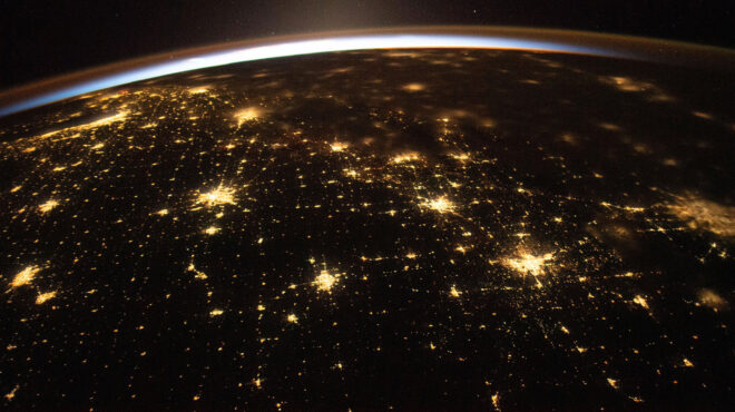 ρεβεγιόν-με-τη-nasa-τα-φώτα-των-πόλεων-απ-562809859