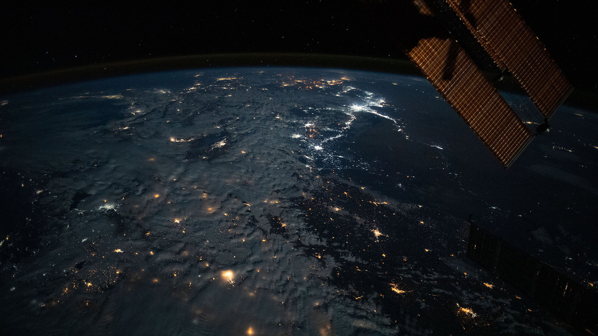 «Ρεβεγιόν με τη NASA»: Τα φώτα των πόλεων από το Διάστημα-4