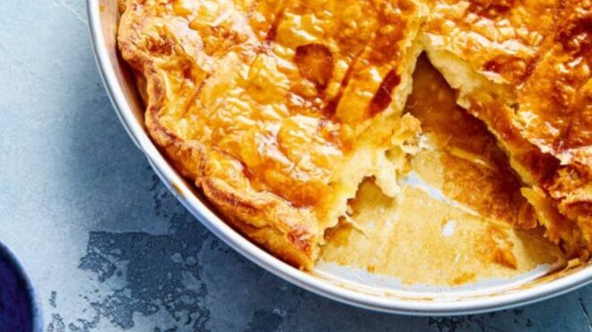 πλούσια-τυρόπιτα-με-μπεσαμέλ-και-σφολ-562856338