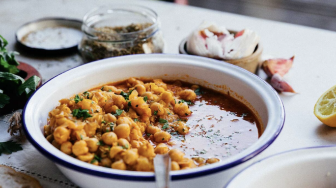 ρεβυθάδα-με-καπνιστή-πέστροφα-562858927