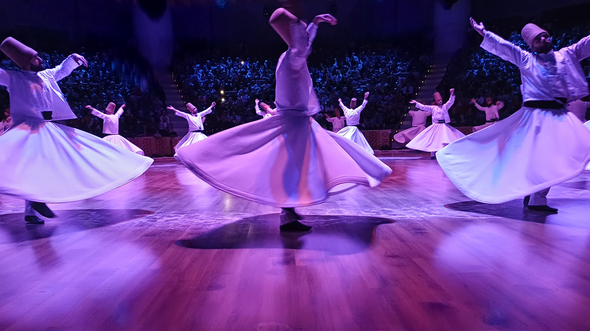 «Η νύχτα του γάμου»: Μια ωδή στον Πέρση ποιητή Τζελαλεντίν Ρουμί-9