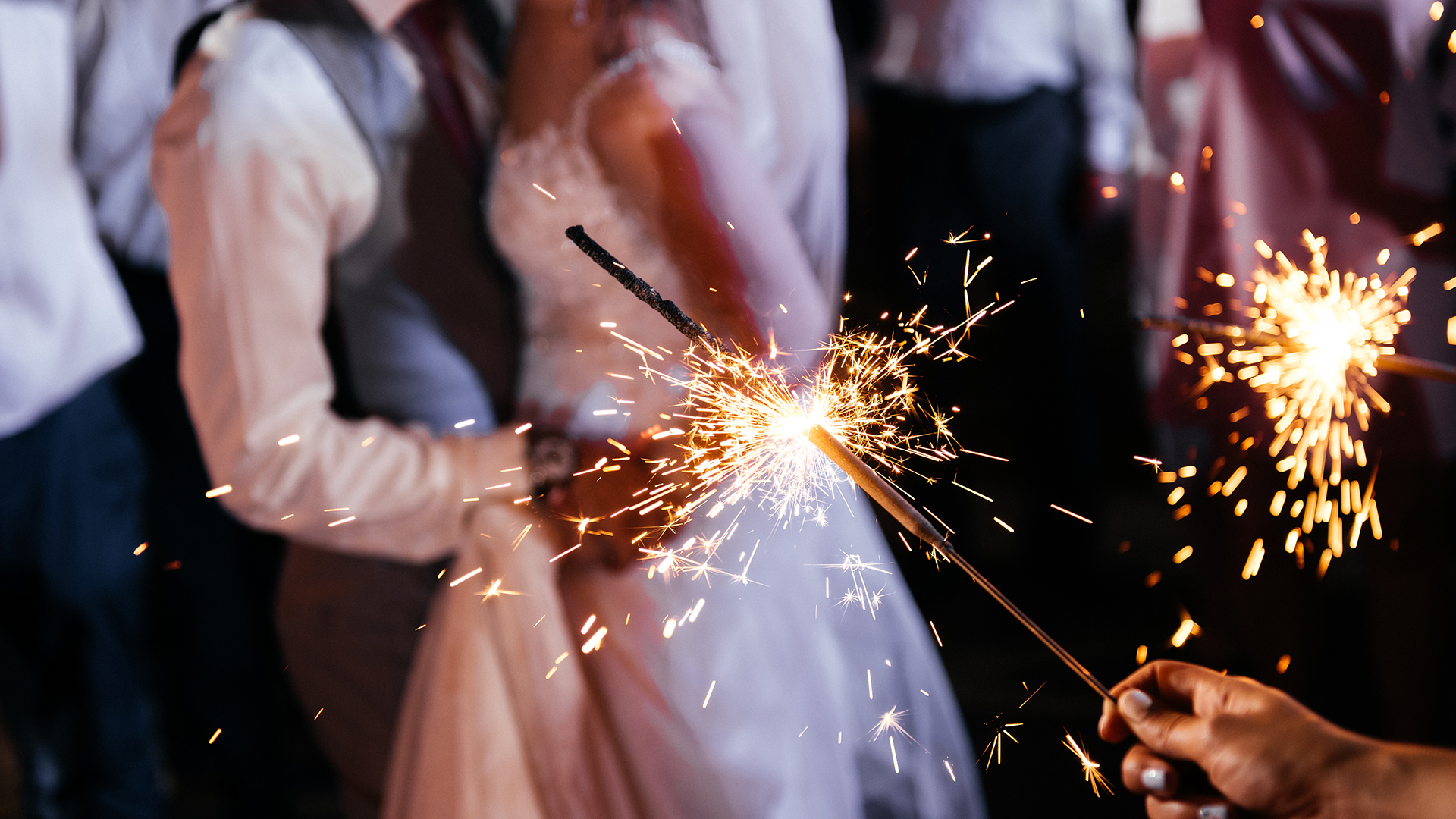 η-μαύρη-αγορά-πίσω-από-τον-χορό-του-ησαΐ-562848652