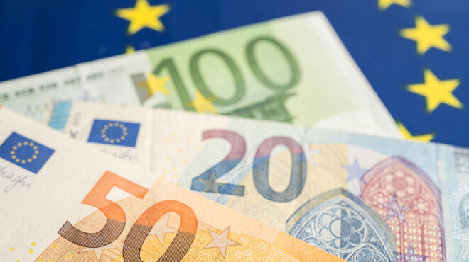 ανώτατο-όριο-10-000-ευρώ-στις-πληρωμές-με-με-562836766