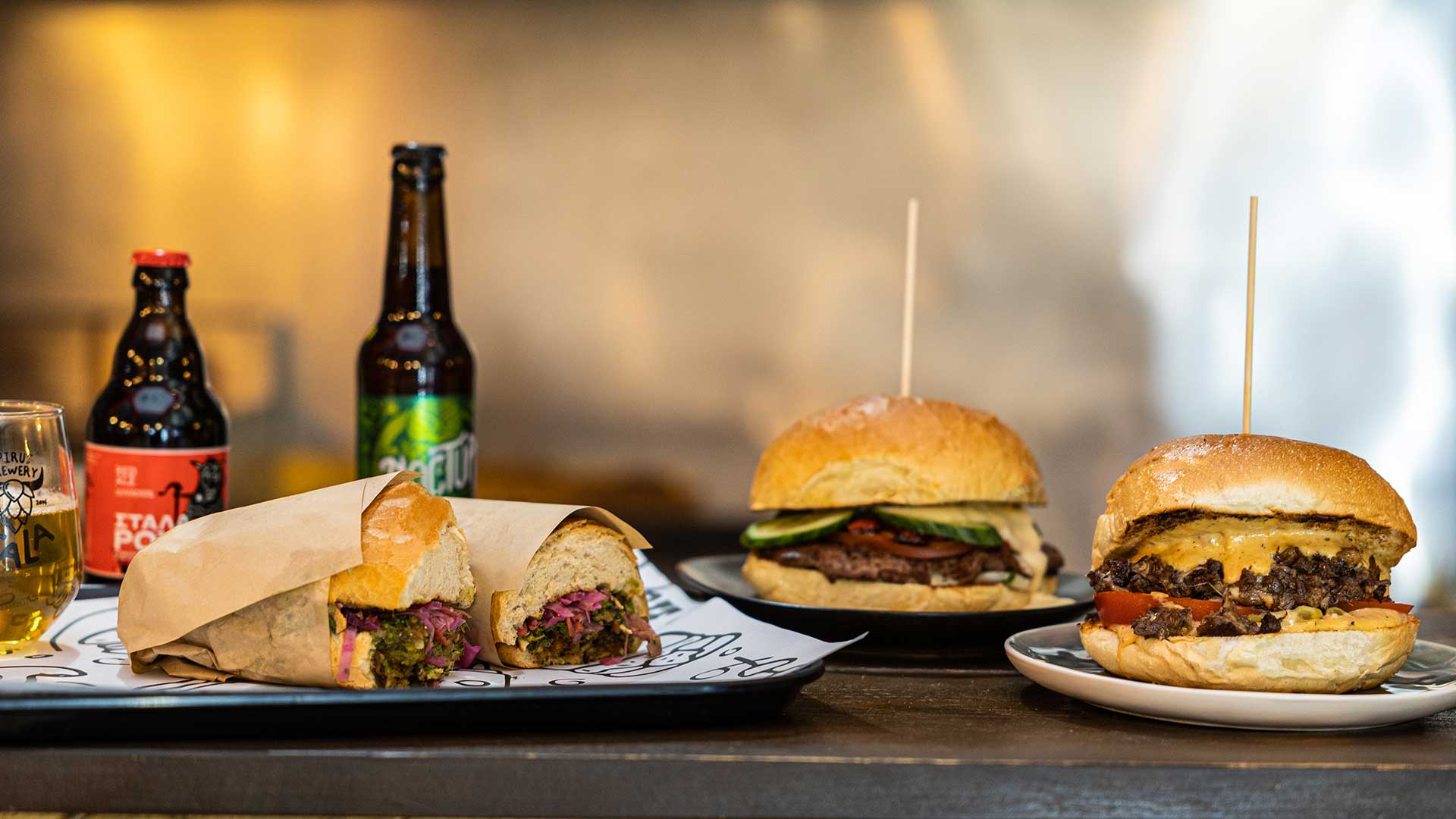 Street Habit: Για μπέργκερ με προβατίνα και χουνκιάρ μπεγιεντί στον Κεραμεικό-2