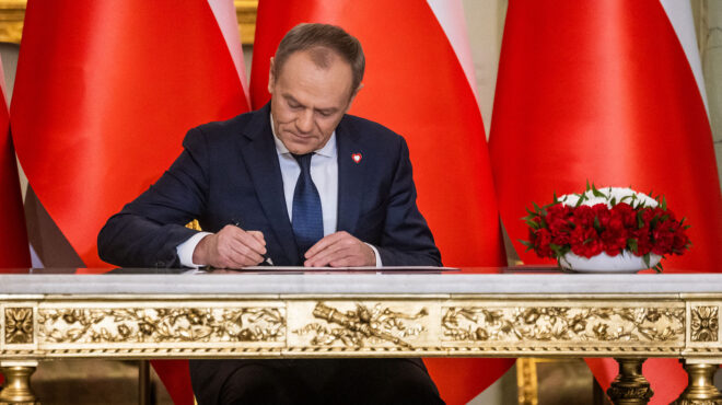 αλλαγή-κυβέρνησης-στη-βαρσοβία-περισ-562824358