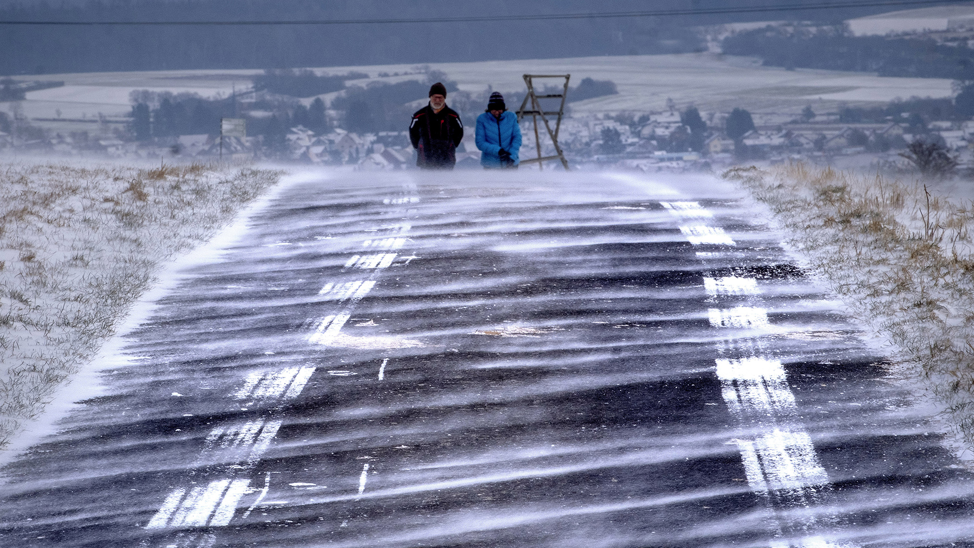 Γερμανία: Η κακοκαιρία «Γερτρούδη» εξακολουθεί να προκαλεί προβλήματα-1