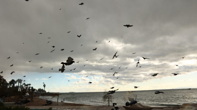 καιρός-αίθριος-με-βροχές-στα-νησιά-μ-562872490