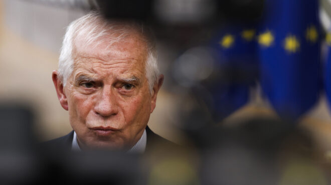 στο-κίεβο-ο-μπορέλ-ακλόνητη-υποστήρι-562868569