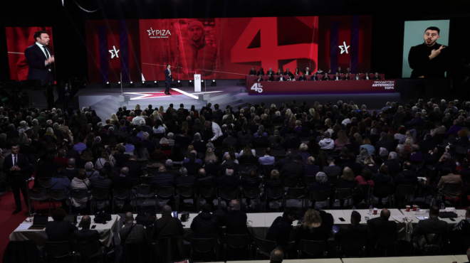 συριζα-ξανά-στα-χαρακώματα-με-φόντο-τι-562897531