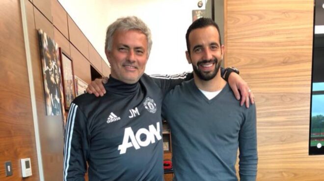 λίβερπουλ-κρυφό-χαρτί-ο-μαθητής-του-562906258