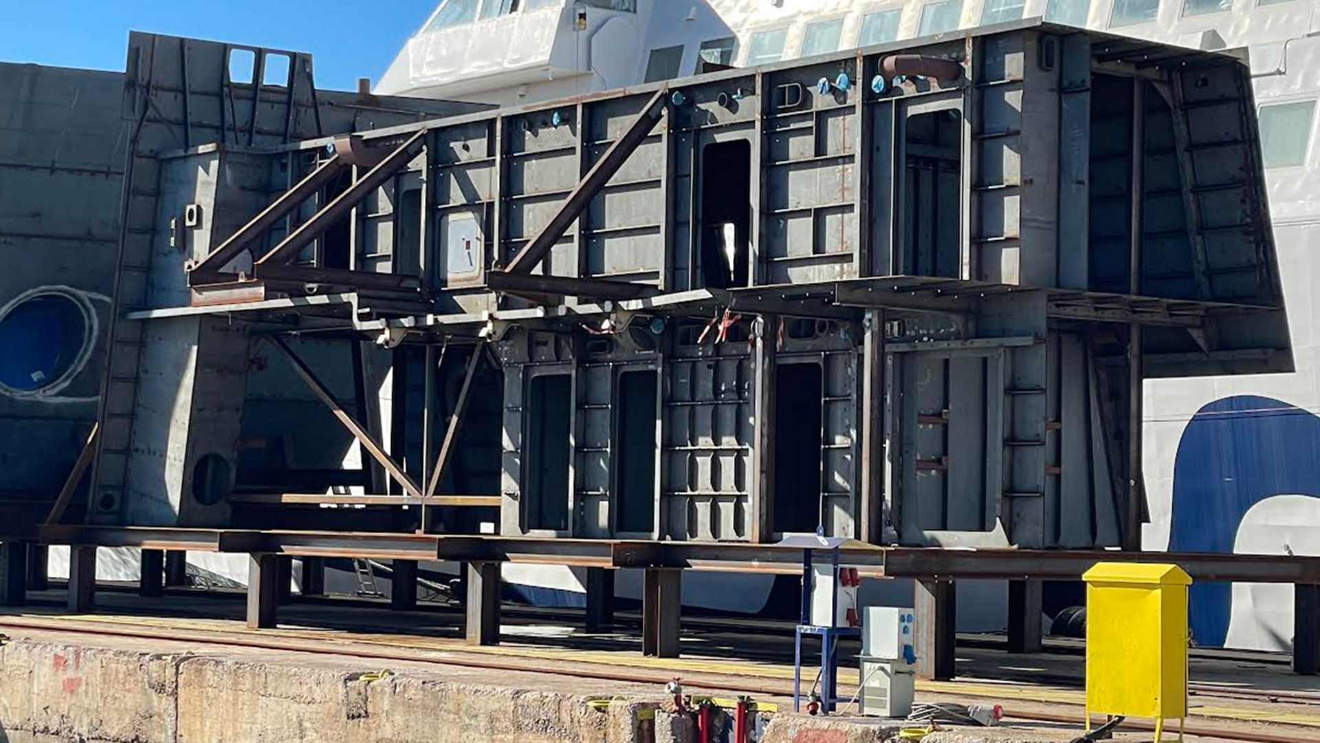 «Οι Γάλλοι μας ζήτησαν να φτιάξουμε τμήματα και της δικής τους φρεγάτας»-4