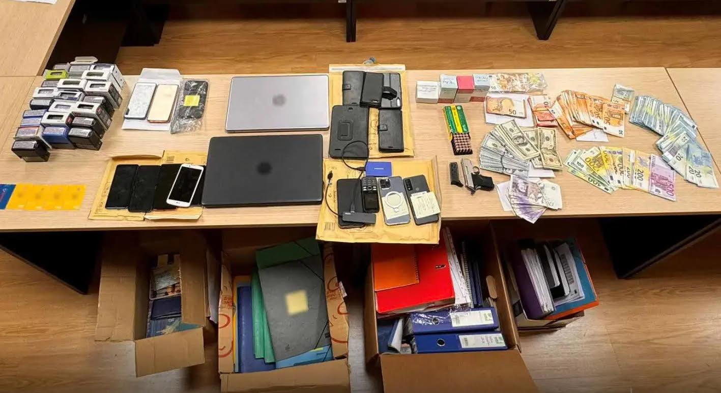 Βotox Κορέας και υαλουρονικό Πολωνίας στα γραφεία γιατρών-4