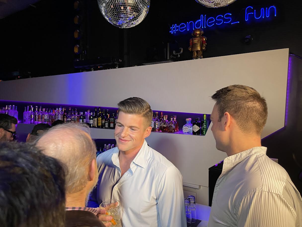 Οταν έκλεισαν τα φώτα της Βουλής Ν.Δ. και ΣΥΡΙΖΑ το γιόρτασαν-3