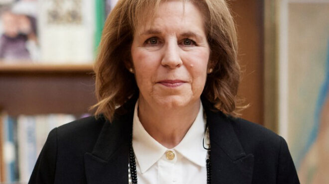 εύη-χριστοφιλοπούλου-δορυφόροι-562859983