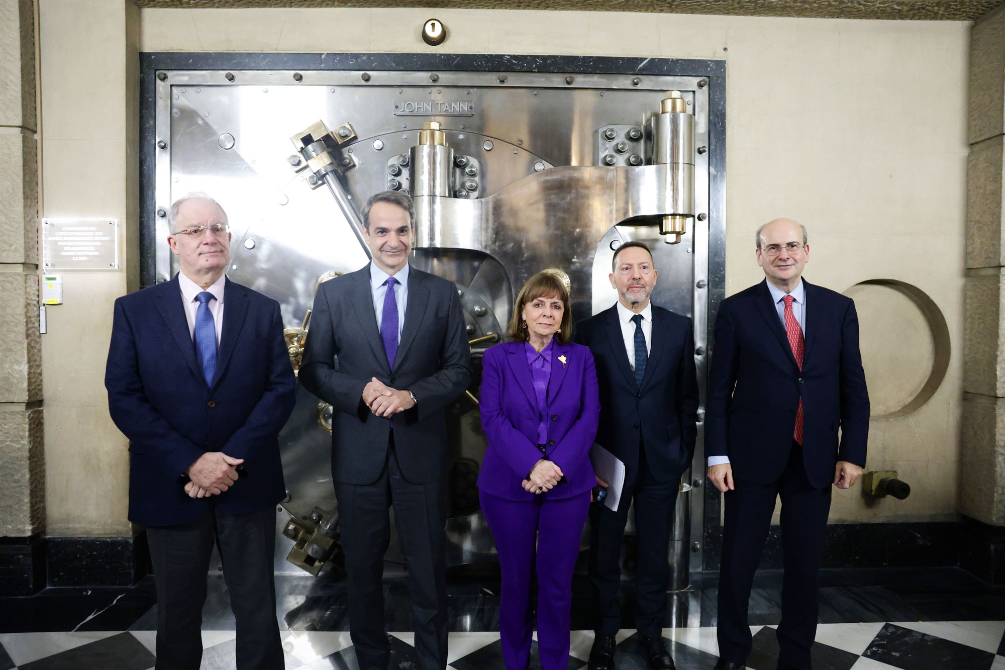 Το θησαυροφυλάκιο και η περιπέτεια του ελληνικού χρυσού-1