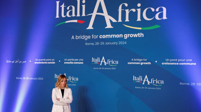 οι-κινήσεις-μελόνι-για-γεωπολιτικό-γκ-562875313