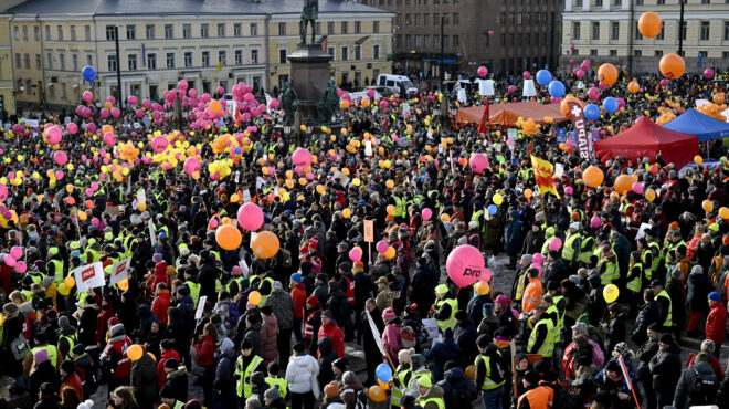 μαζικές-απεργίες-στη-φινλανδία-φρέ-562863304