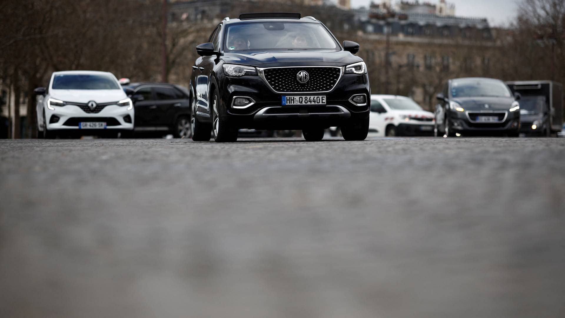 Παρίσι: Γιατί τριπλασιάζονται τα τέλη στάθμευσης των SUV;-3