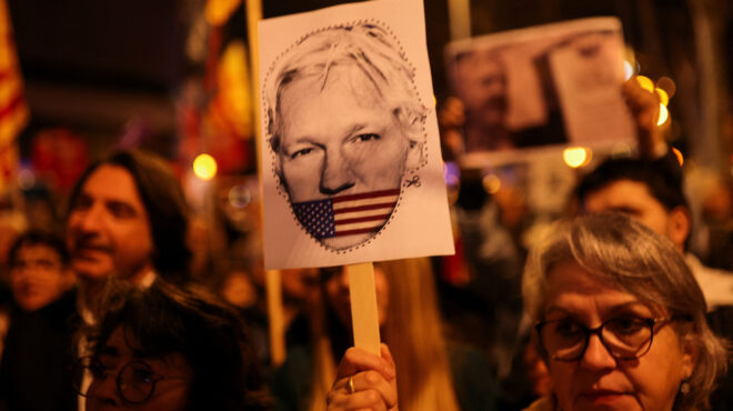 δίκη-ασάνζ-14-χρόνια-κατηγορούμενος-και-562895143