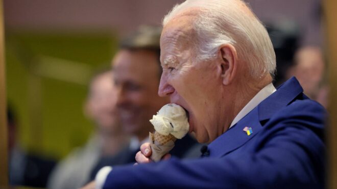 ενας-καινούργιος-μπάιντεν-τα-αστεί-562906318