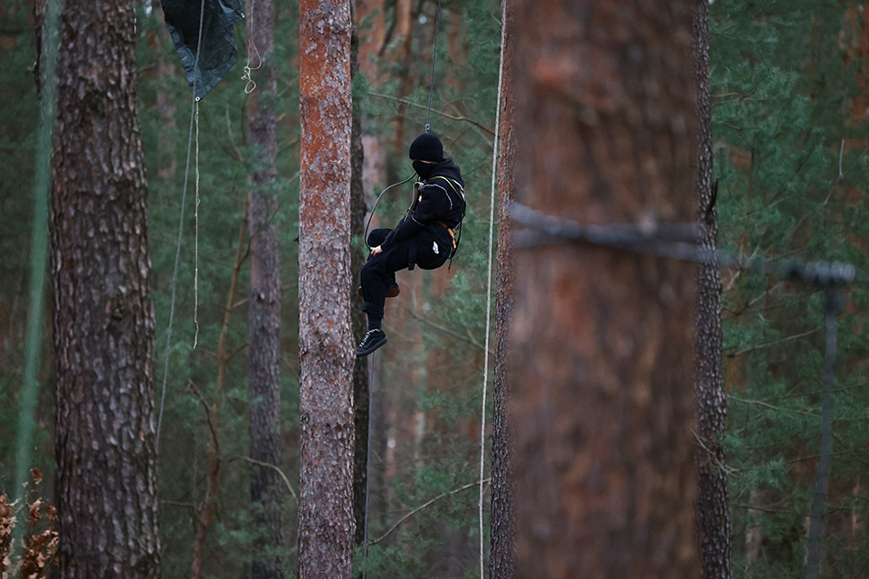 Υπάρχει λύση;-1