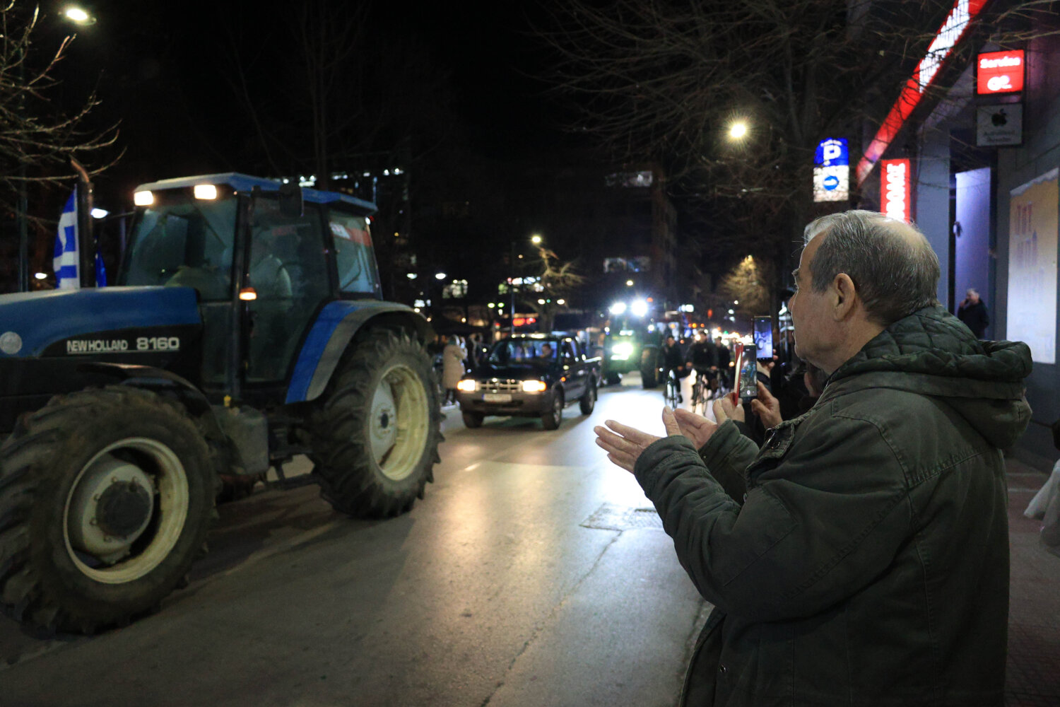 Αγροτικές κινητοποιήσεις: Τρακτέρ στο κέντρο της Λάρισας και της Καρδίτσας-2