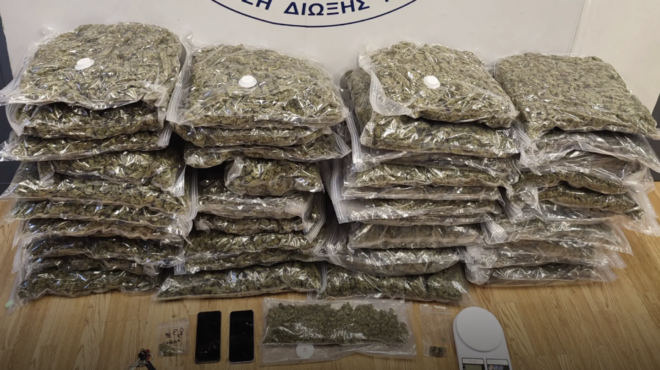 συνελήφθη-35χρονος-την-ώρα-που-παραλάμβ-562878538