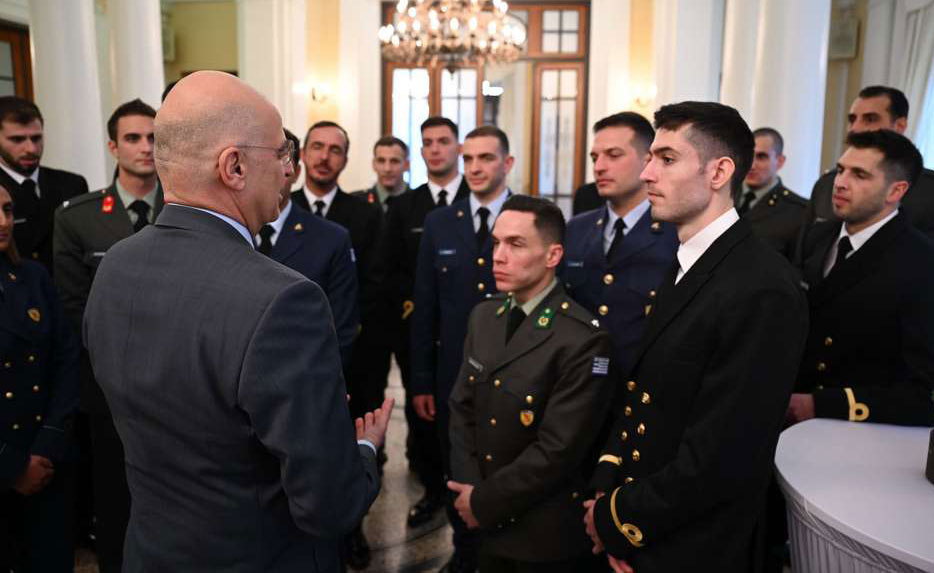 Ν. Δένδιας: Τιμάμε τους Ολυμπιονίκες που ορκίσθηκαν αξιωματικοί των Ενόπλων Δυνάμεων-1
