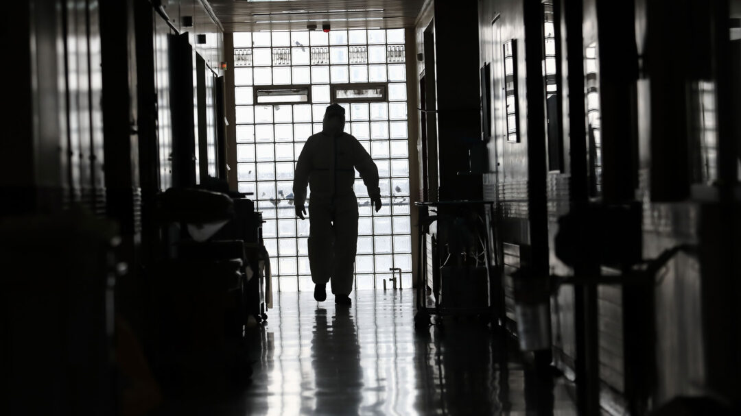 χρειάστηκε-να-κάνω-ιατρική-πολέμου-562891672