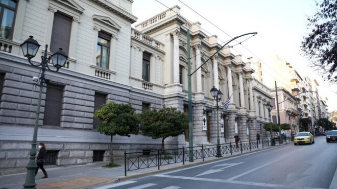 αλλαγή-φρουράς-στο-μικρό-εθνικό-562866904