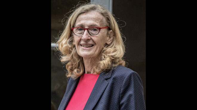 επέστρεψε-η-σχολική-στολή-562906570