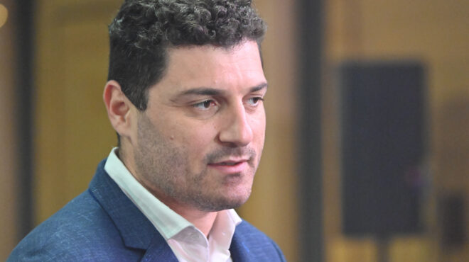 τεμπονέρας-ο-συριζα-είναι-το-σπίτι-μας-562879654