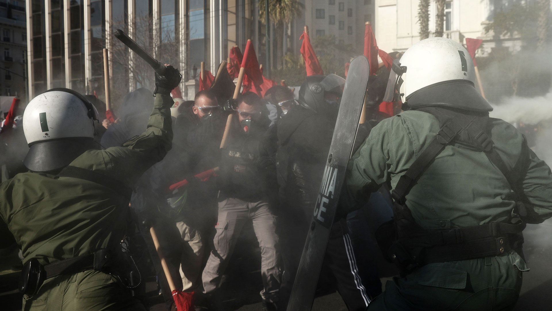 Σύνταγμα: Ενταση στο πανεκπαιδευτικό συλλαλητήριο (βίντεο)-5