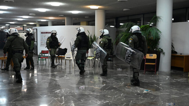 απθ-επιχείρηση-των-ματ-στο-κτίριο-της-π-562861342