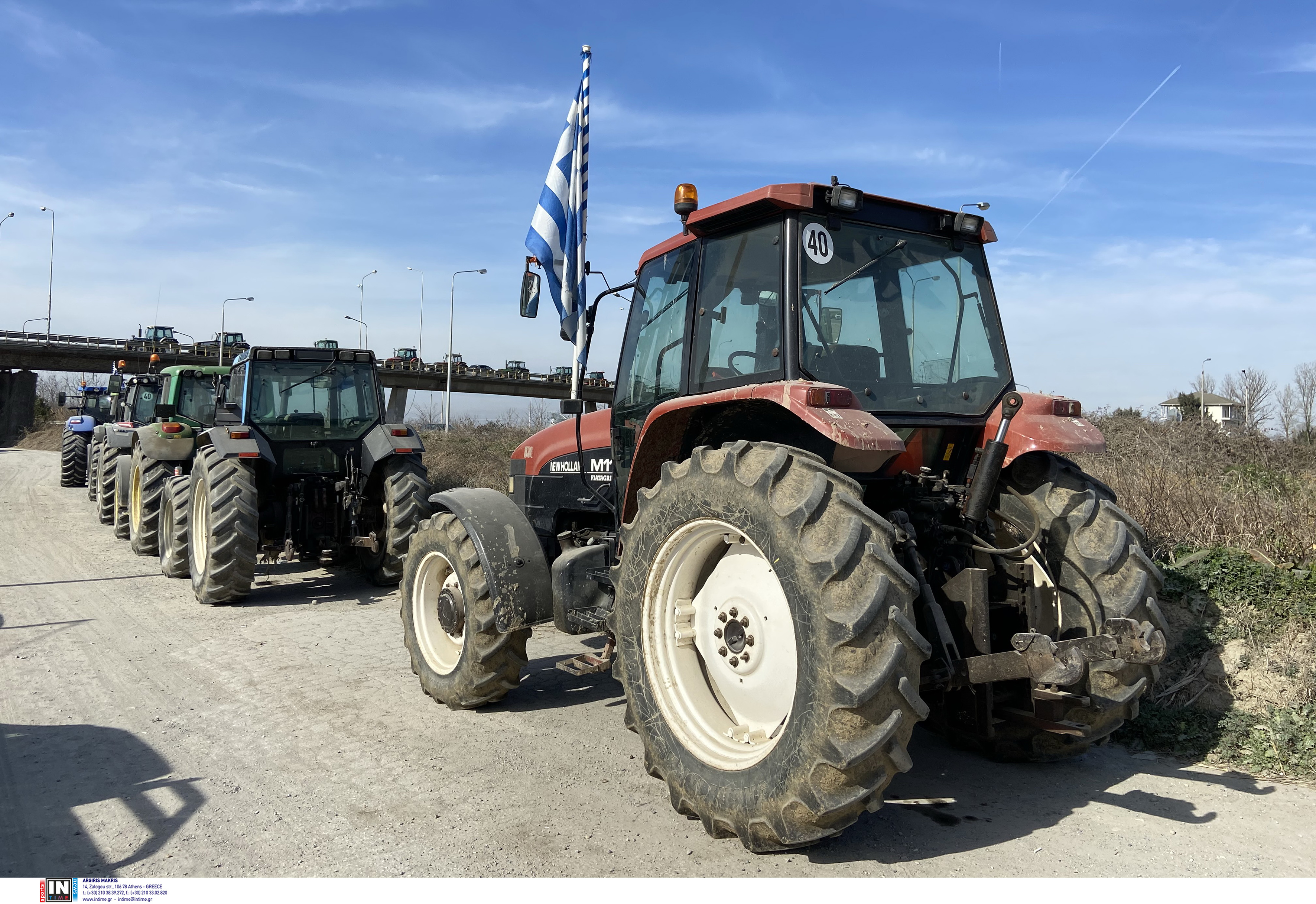 Σκληραίνουν τη στάση τους οι αγρότες – Μπλόκα σε εθνικές οδούς-1