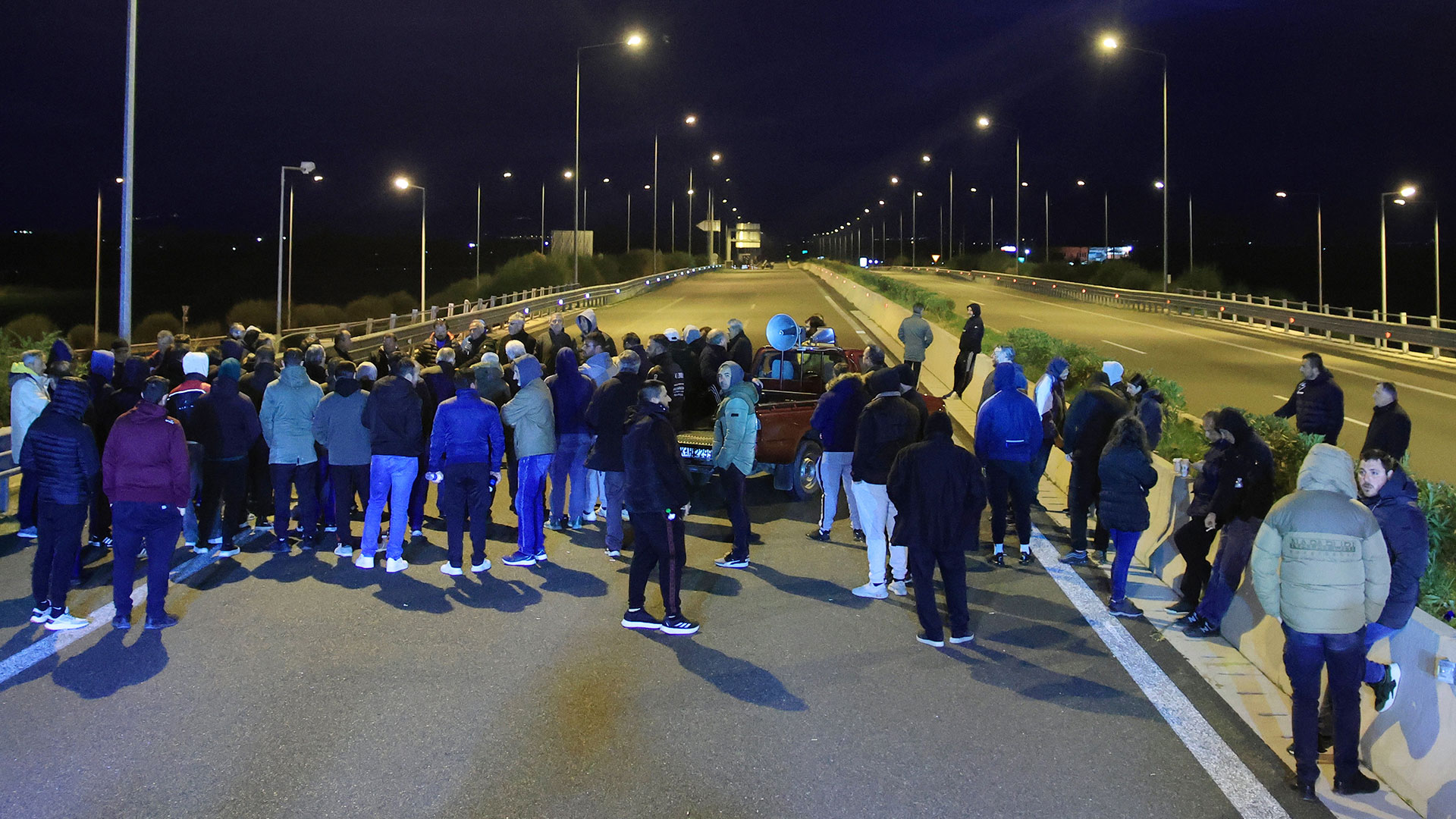 Αγρότες: Συμβολικοί αποκλεισμοί δρόμων με το βλέμμα στη σύσκεψη της Πέμπτης-2