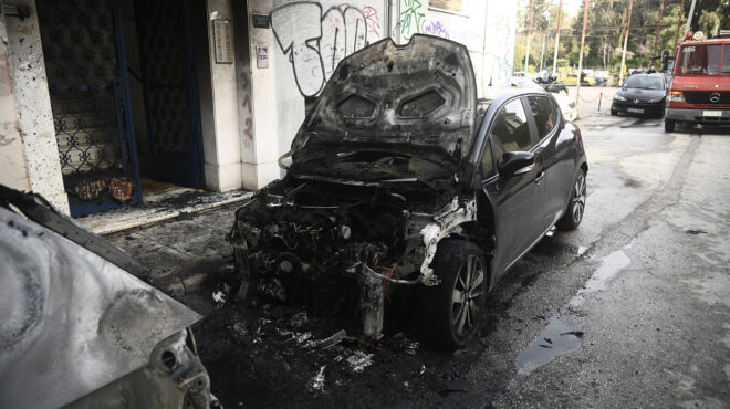 μπαράζ-εμπρησμών-στα-εξάρχεια-στις-562908274