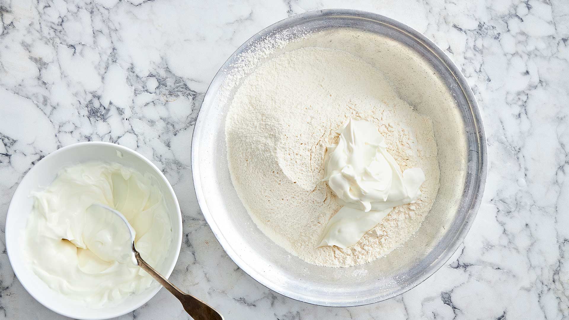 Η απόλυτη ζύμη για πίτσα μόνο με 2 υλικά, βήμα βήμα-1