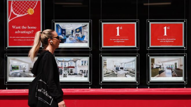 λονδίνο-βουτιά-των-τιμών-στα-πολυτε-562888240