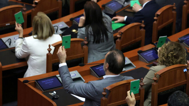 η-τρίτη-λύση-για-πρόσφυγες-562898266