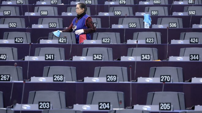 εντός-και-εκτός-η-μάγκνα-κάρτα-και-η-κρ-562907584