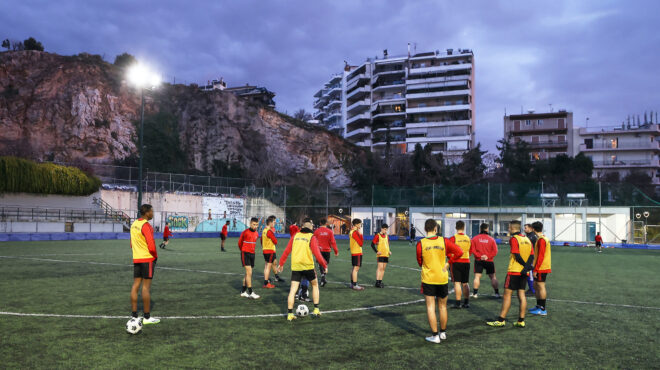 μια-γροθιά-στην-αλεπότρυπα-562889431