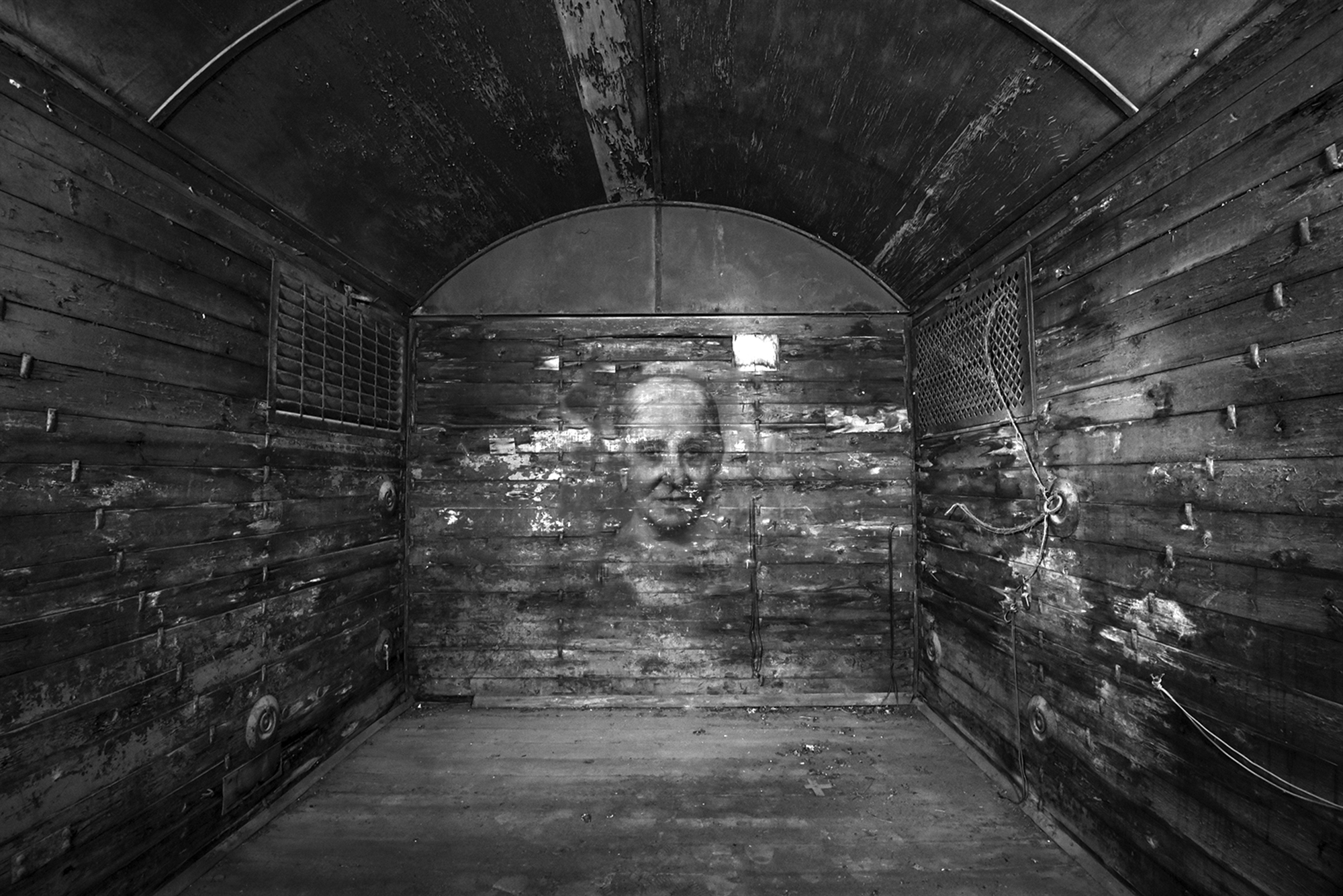 Αιχμαλωτίζοντας τις σκιές του Αουσβιτς-3