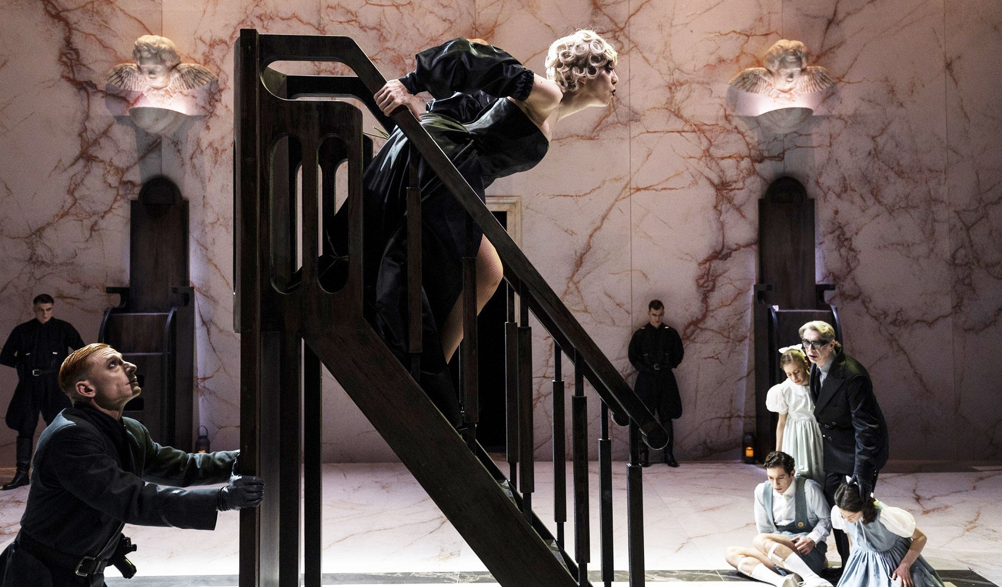 Οσα είδαμε στο «Σαλό»-1