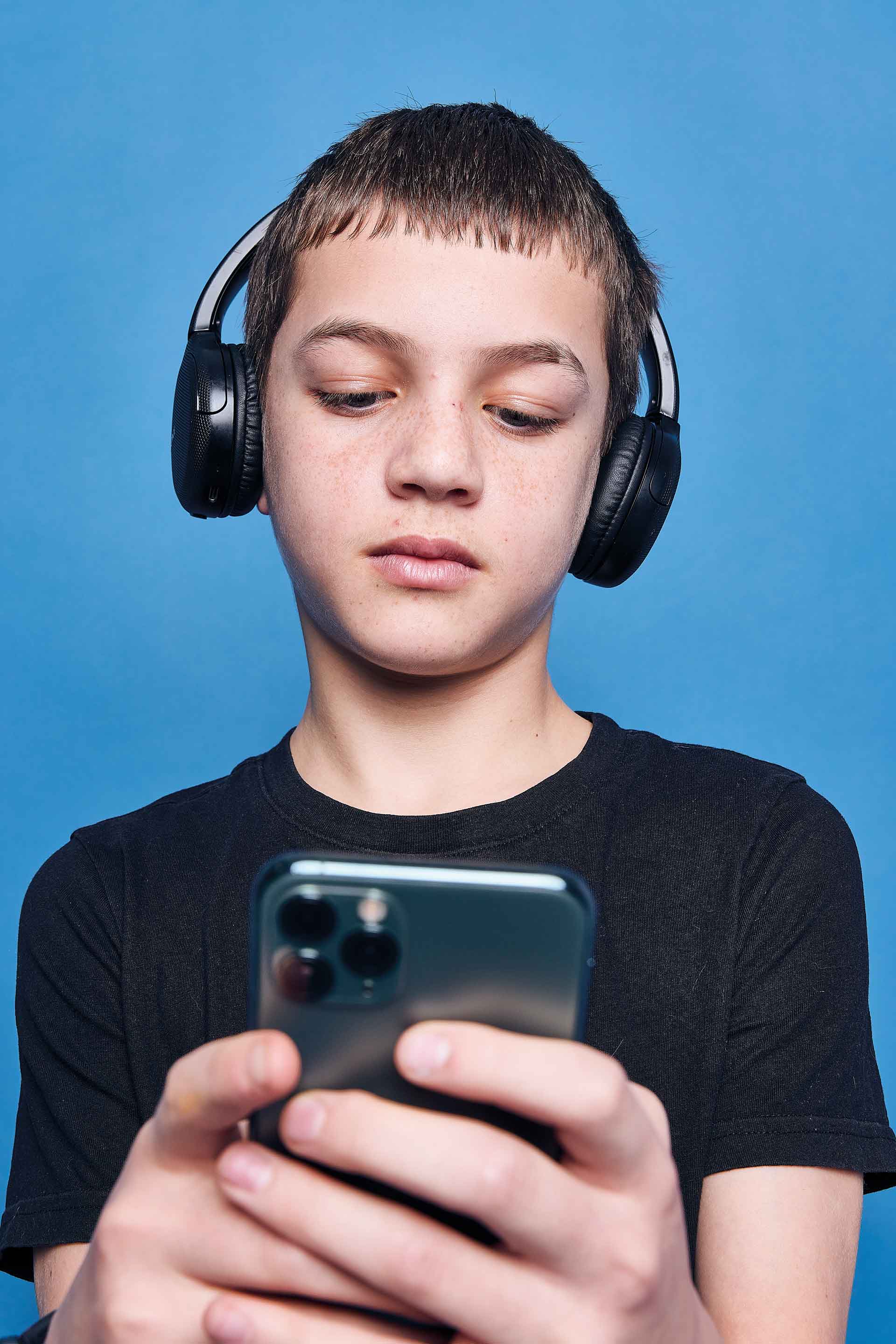 Γενιά Άλφα: Πώς μεγαλώνουν τα παιδιά που δεν ξέρουν να βαριούνται;-1