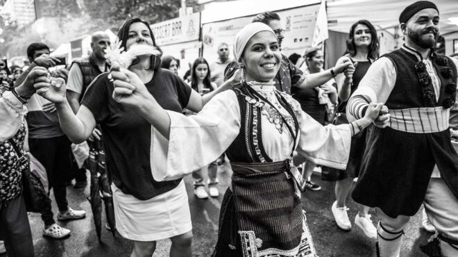 σούβλες-συρτάκι-υπερηφάνεια-48-ώρες-στ-562879612