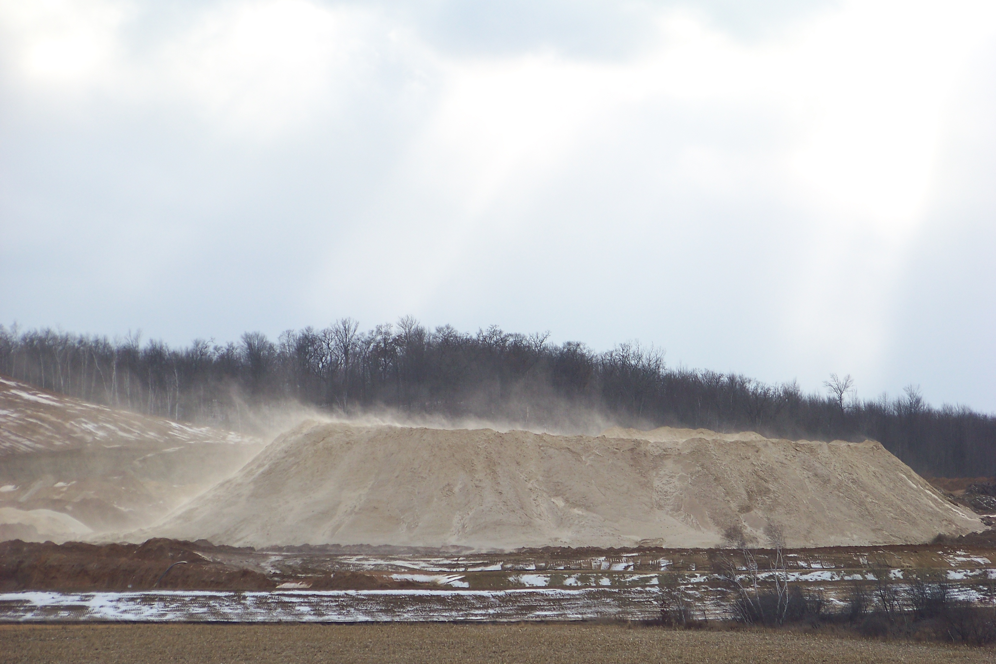 Η «μαφία της άμμου» εξαντλεί τα αποθέματα του πλανήτη-1