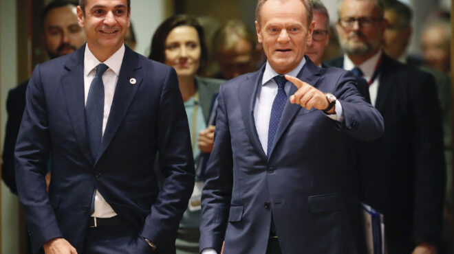 μητσοτάκης-και-τουσκ-υπογράφουν-την-ε-562891609