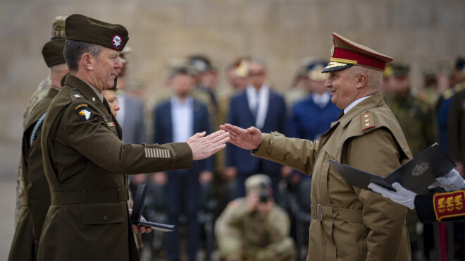 ρουμάνος-στρατηγός-πρέπει-να-είμαστ-562863250