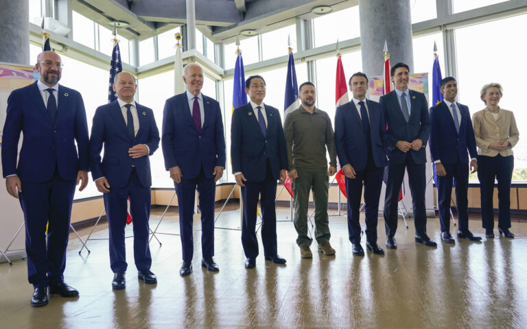 Μπορούν να πολεμήσουν Ευρωπαίοι στρατιώτες στην Ουκρανία;